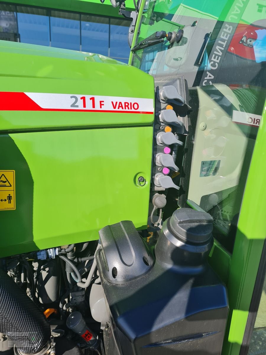 Traktor типа Fendt 211 Vario F (Gen2), Neumaschine в Gerasdorf (Фотография 4)