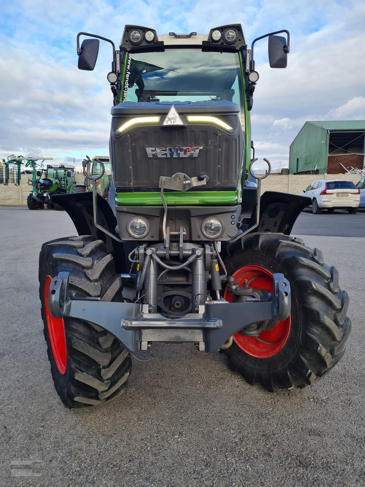 Traktor Türe ait Fendt 211 Vario F (Gen3), Gebrauchtmaschine içinde Gerasdorf (resim 3)