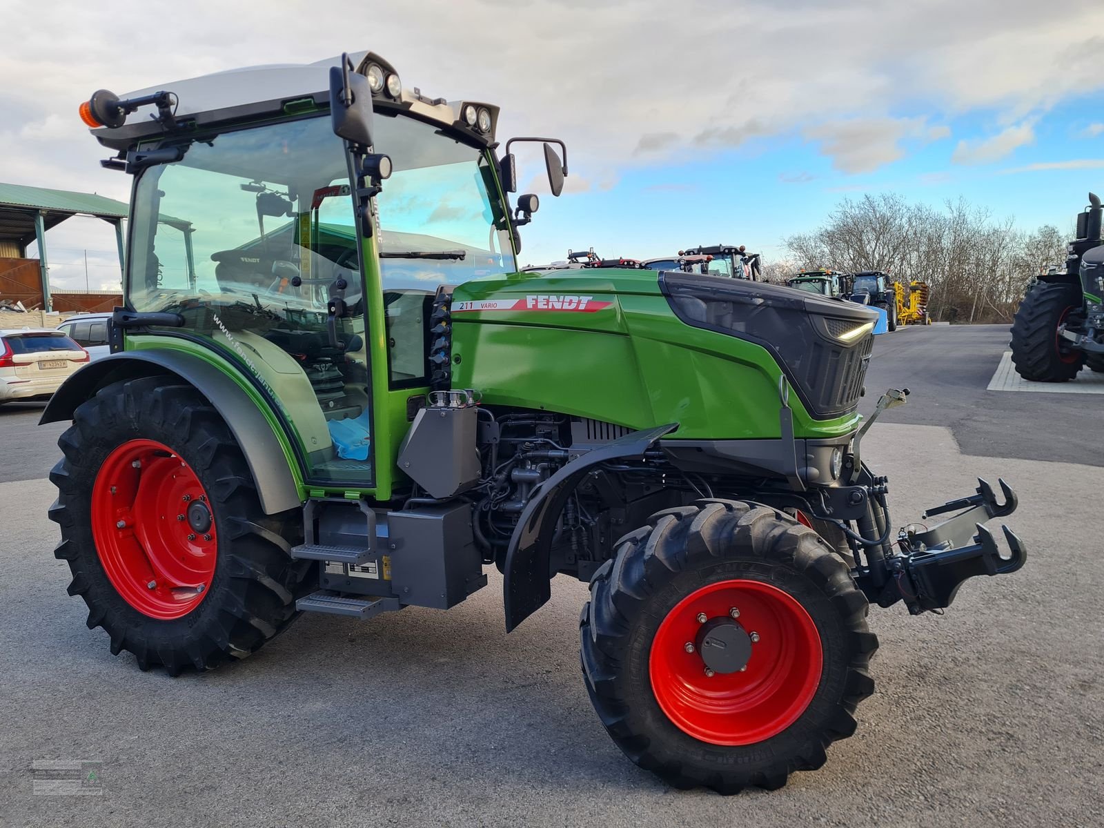 Traktor Türe ait Fendt 211 Vario F (Gen3), Gebrauchtmaschine içinde Gerasdorf (resim 10)