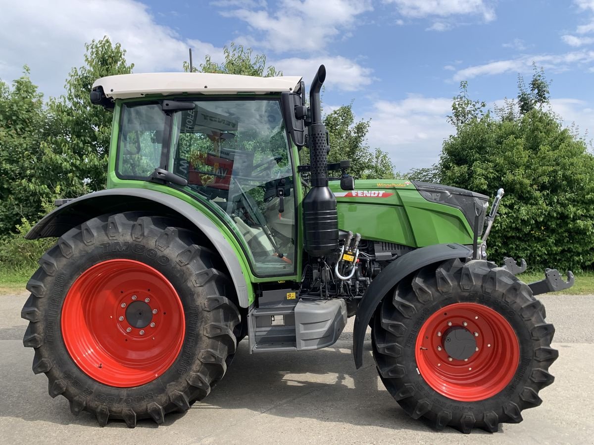 Traktor of the type Fendt 211 Vario (FendtONE), Vorführmaschine in Starrein (Picture 4)