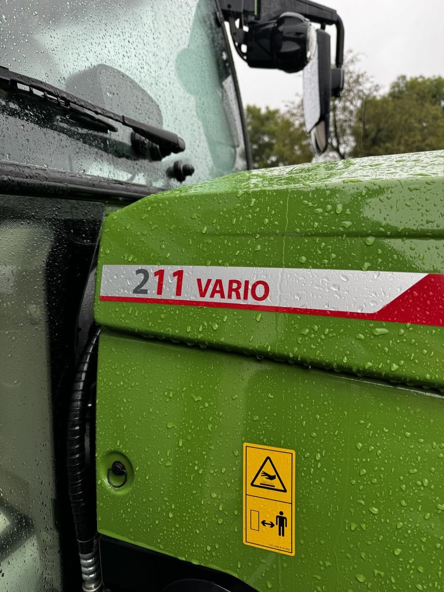 Traktor des Typs Fendt 211 Vario (FendtONE), Gebrauchtmaschine in Traberg (Bild 3)