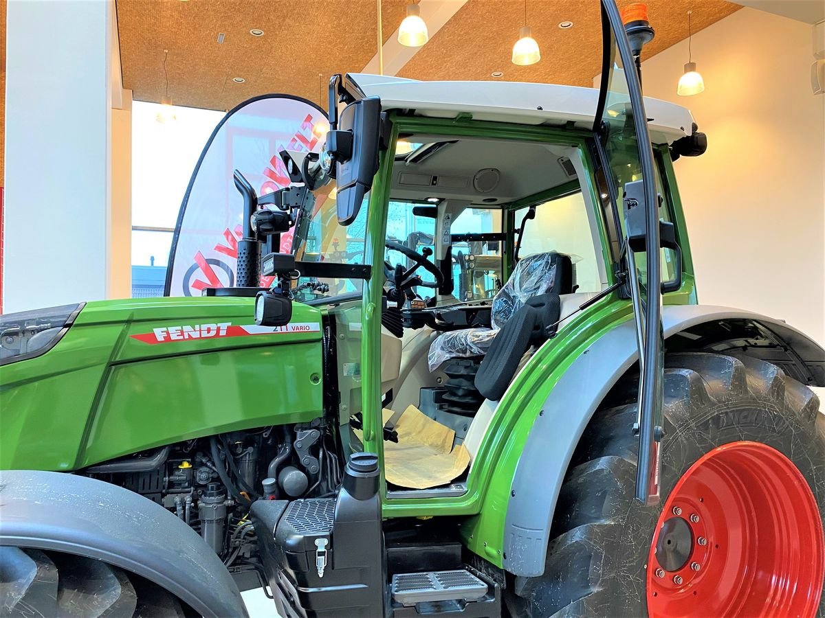 Traktor des Typs Fendt 211 Vario (FendtONE), Neumaschine in Wallern (Bild 10)