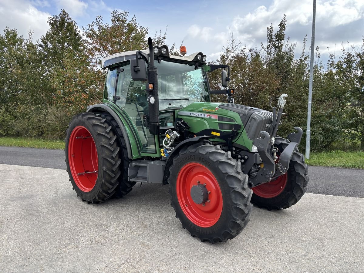 Traktor типа Fendt 211 Vario (Gen1), Gebrauchtmaschine в Starrein (Фотография 10)