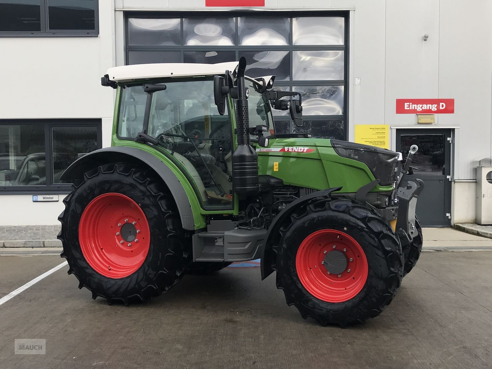 Traktor des Typs Fendt 211 Vario (Gen3), Neumaschine in Burgkirchen (Bild 1)