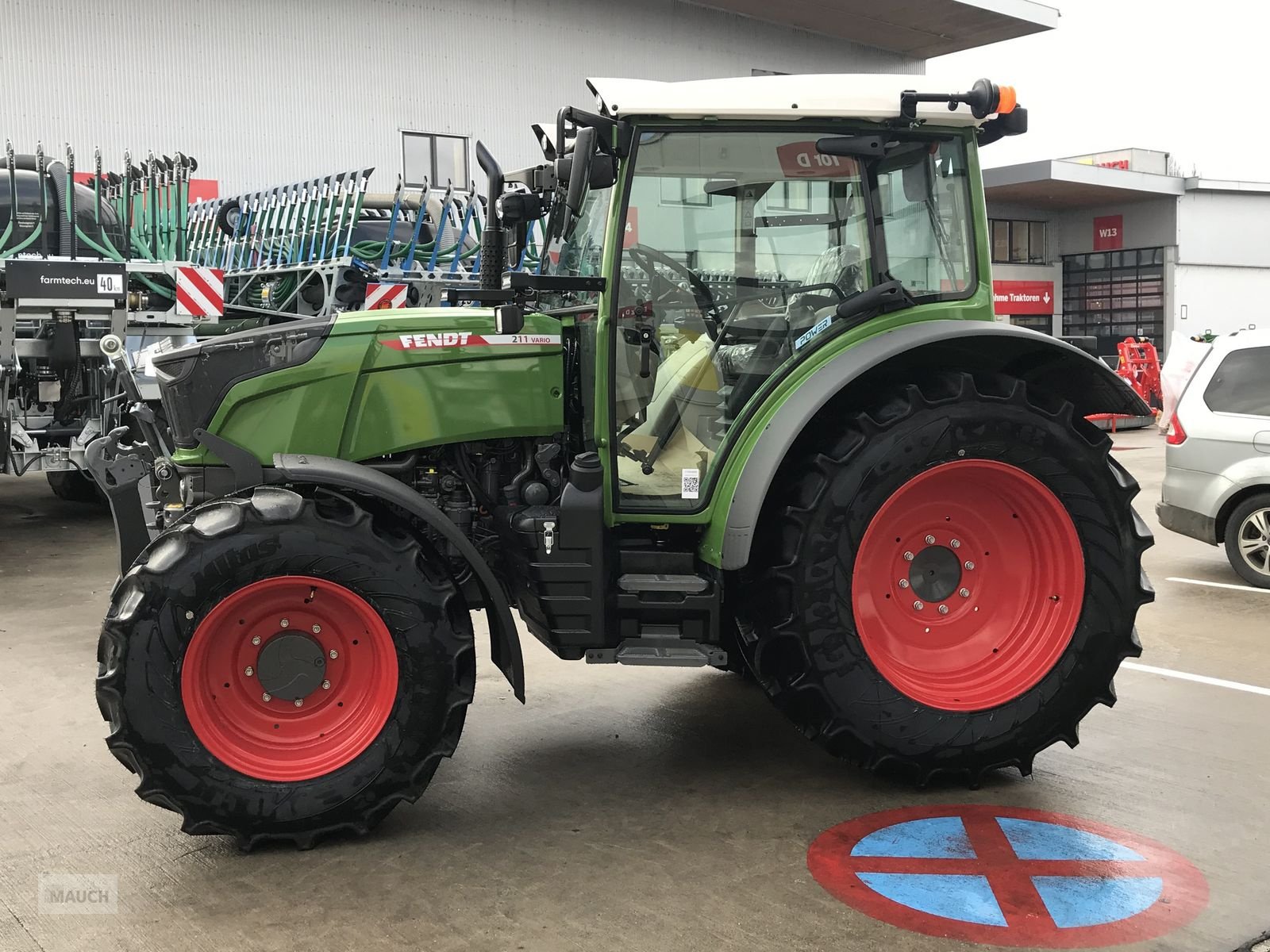 Traktor des Typs Fendt 211 Vario (Gen3), Neumaschine in Burgkirchen (Bild 5)