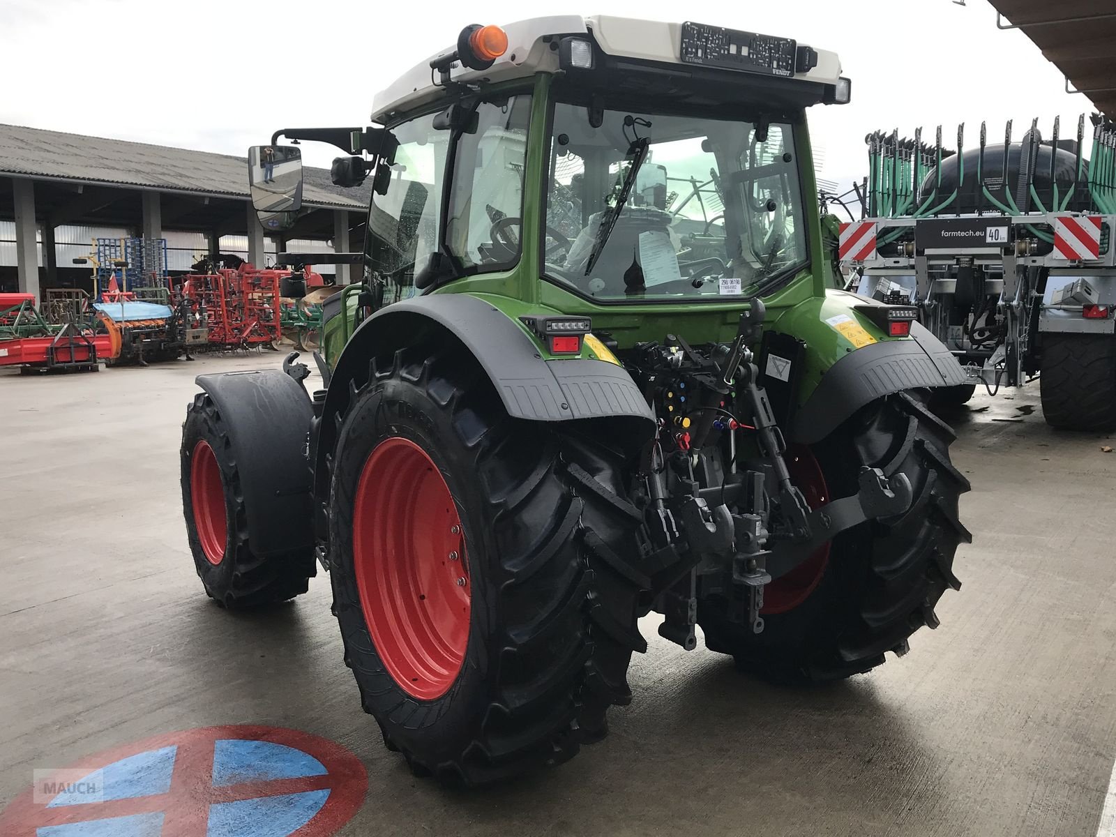 Traktor des Typs Fendt 211 Vario (Gen3), Neumaschine in Burgkirchen (Bild 7)