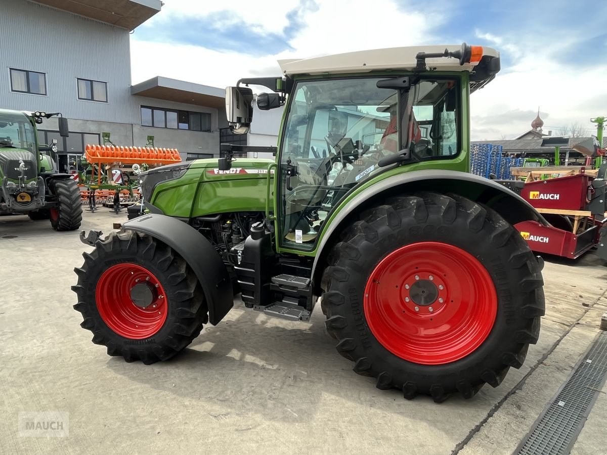 Traktor Türe ait Fendt 211 Vario (Gen3), Neumaschine içinde Burgkirchen (resim 7)