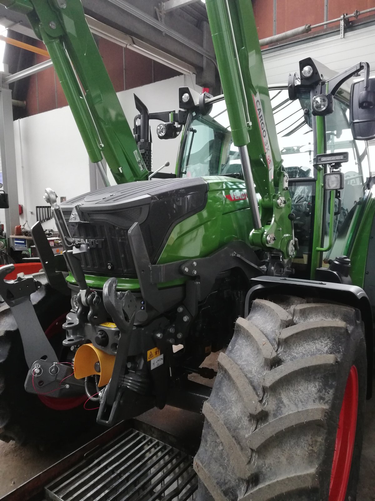 Traktor des Typs Fendt 211 Vario Power, Gebrauchtmaschine in Wald (Bild 2)