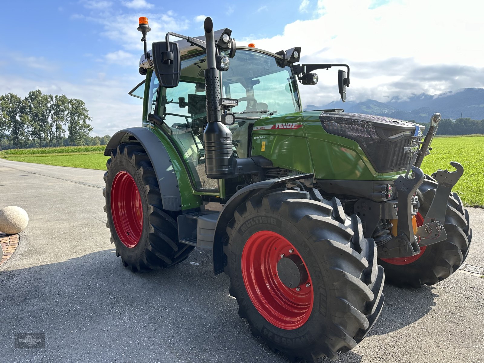 Traktor des Typs Fendt 211 vario Profi Garantie bis 2026, Gebrauchtmaschine in Rankweil (Bild 7)