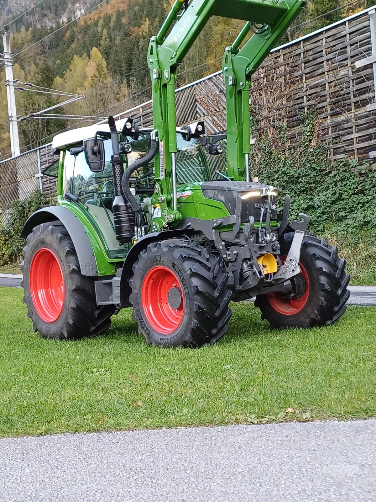 Traktor du type Fendt 211 Vario Profi, Gebrauchtmaschine en Tenneck (Photo 2)