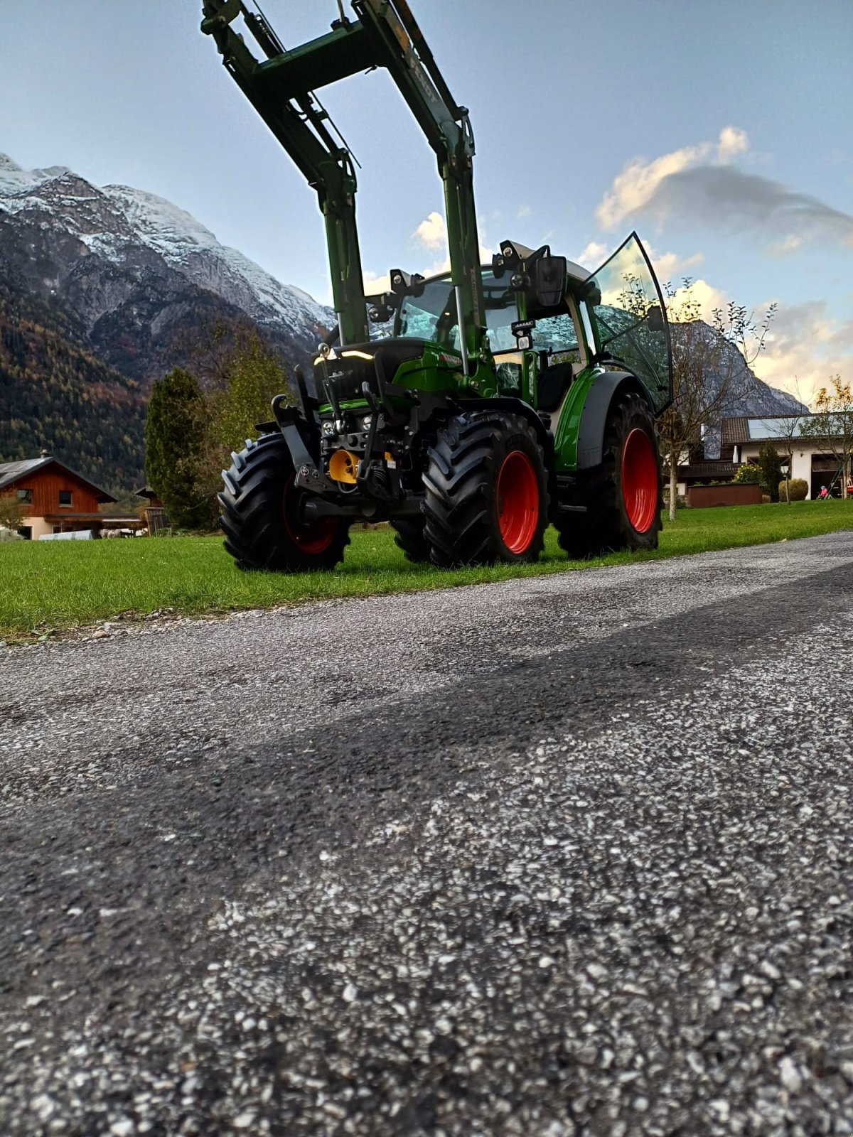 Traktor типа Fendt 211 Vario Profi, Gebrauchtmaschine в Tenneck (Фотография 3)