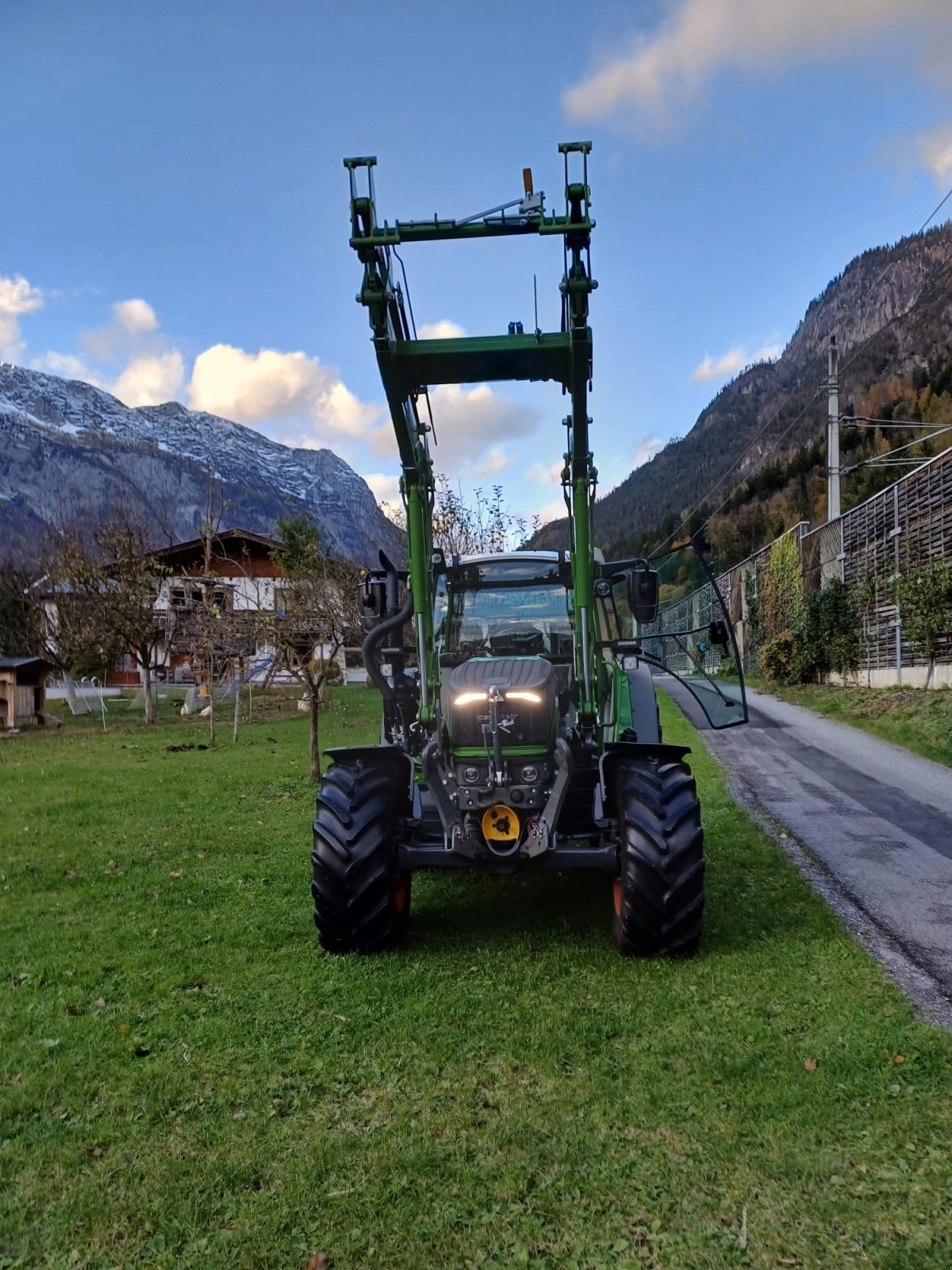 Traktor типа Fendt 211 Vario Profi, Gebrauchtmaschine в Tenneck (Фотография 12)