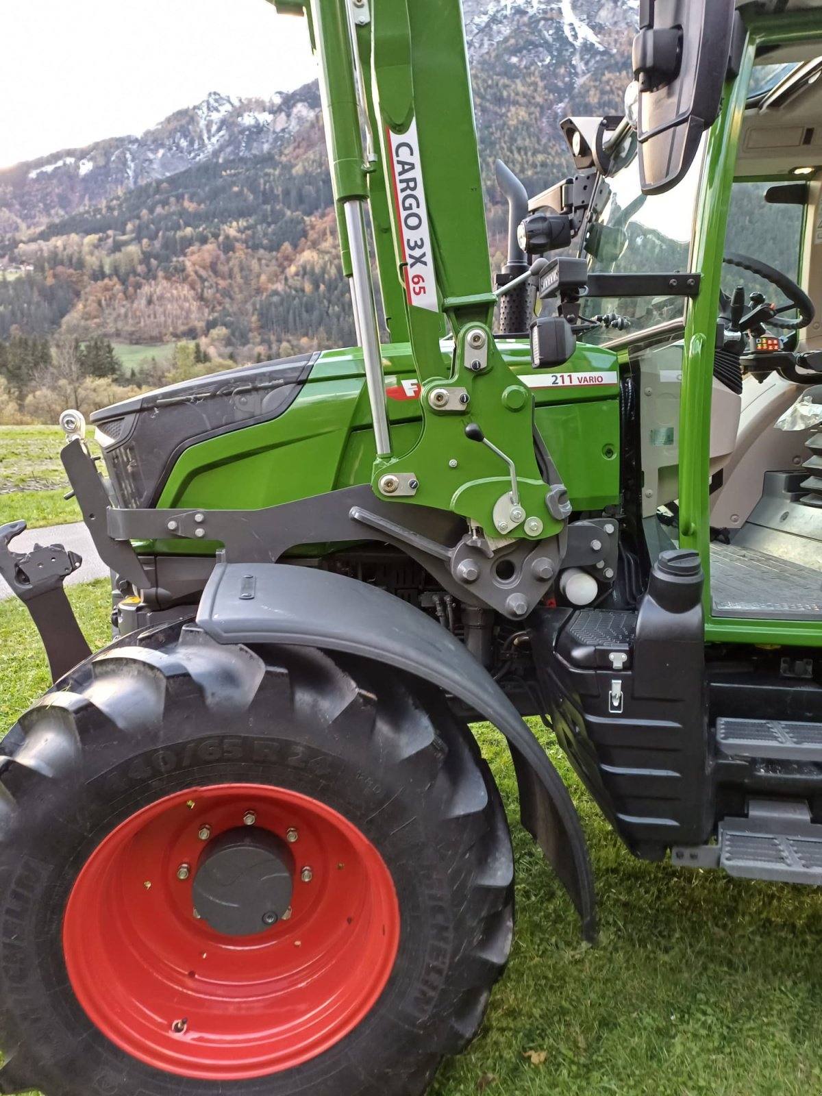 Traktor typu Fendt 211 Vario Profi, Gebrauchtmaschine w Tenneck (Zdjęcie 13)