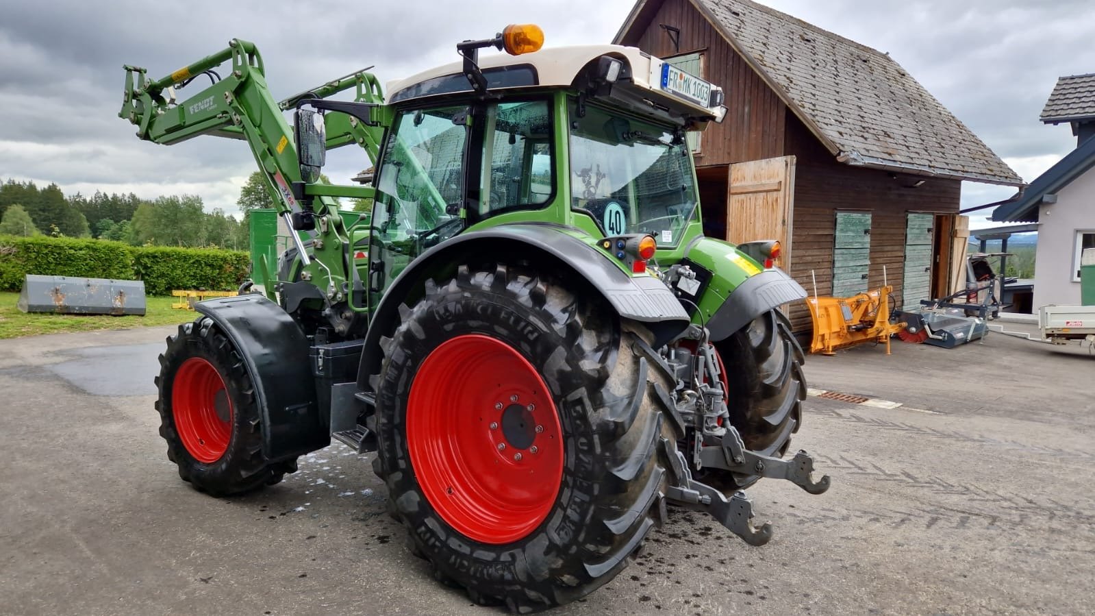 Traktor типа Fendt 211 Vario Profi, Gebrauchtmaschine в Donaueschingen (Фотография 7)