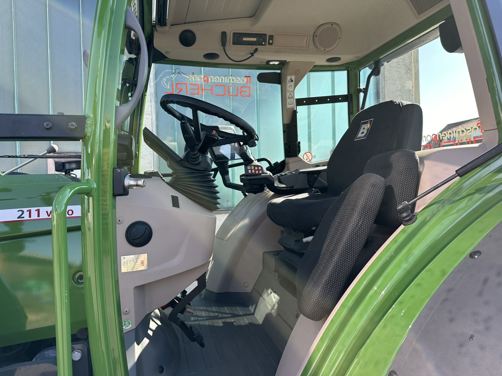 Traktor typu Fendt 211 Vario Profi, Gebrauchtmaschine w Rötz (Zdjęcie 7)