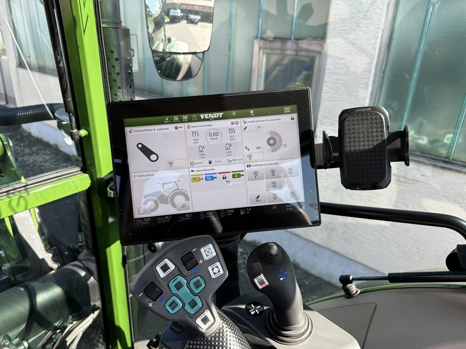 Traktor типа Fendt 211 Vario Profi, Gebrauchtmaschine в Rötz (Фотография 10)