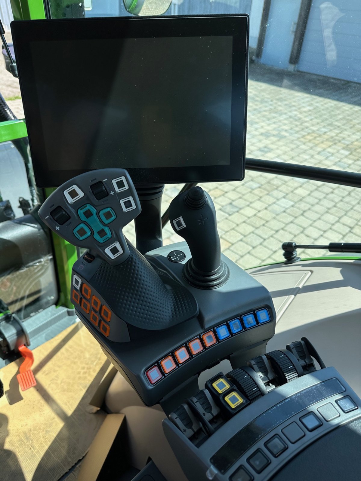 Traktor типа Fendt 211 Vario Profi, Gebrauchtmaschine в Ulm (Фотография 3)