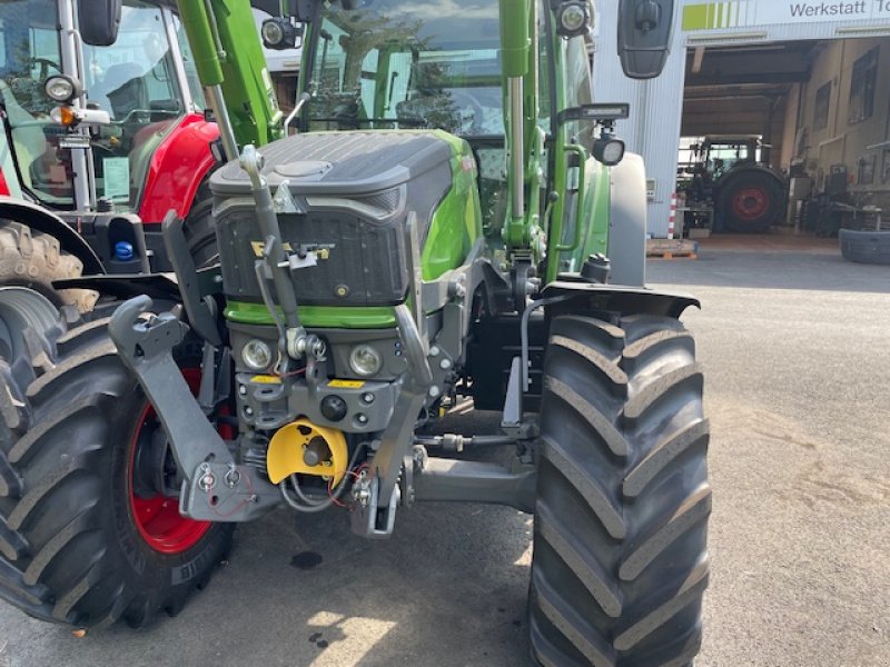 Traktor van het type Fendt 211 Vario ProfiPlus, Gebrauchtmaschine in Queienfeld (Foto 2)