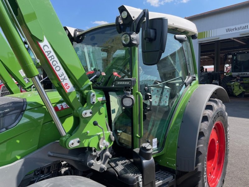 Traktor van het type Fendt 211 Vario ProfiPlus, Gebrauchtmaschine in Queienfeld (Foto 5)