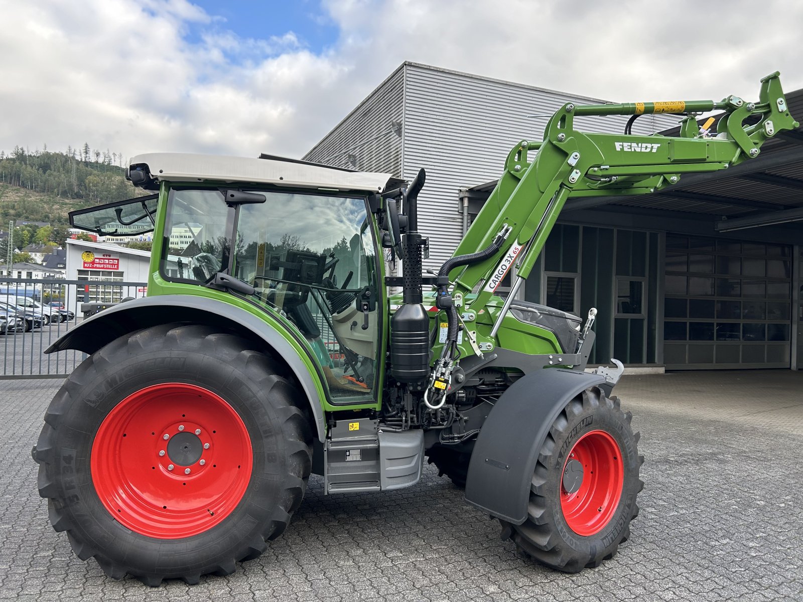 Traktor tip Fendt 211 Vario ProfiPlus, Gebrauchtmaschine in Kirchhundem (Poză 4)