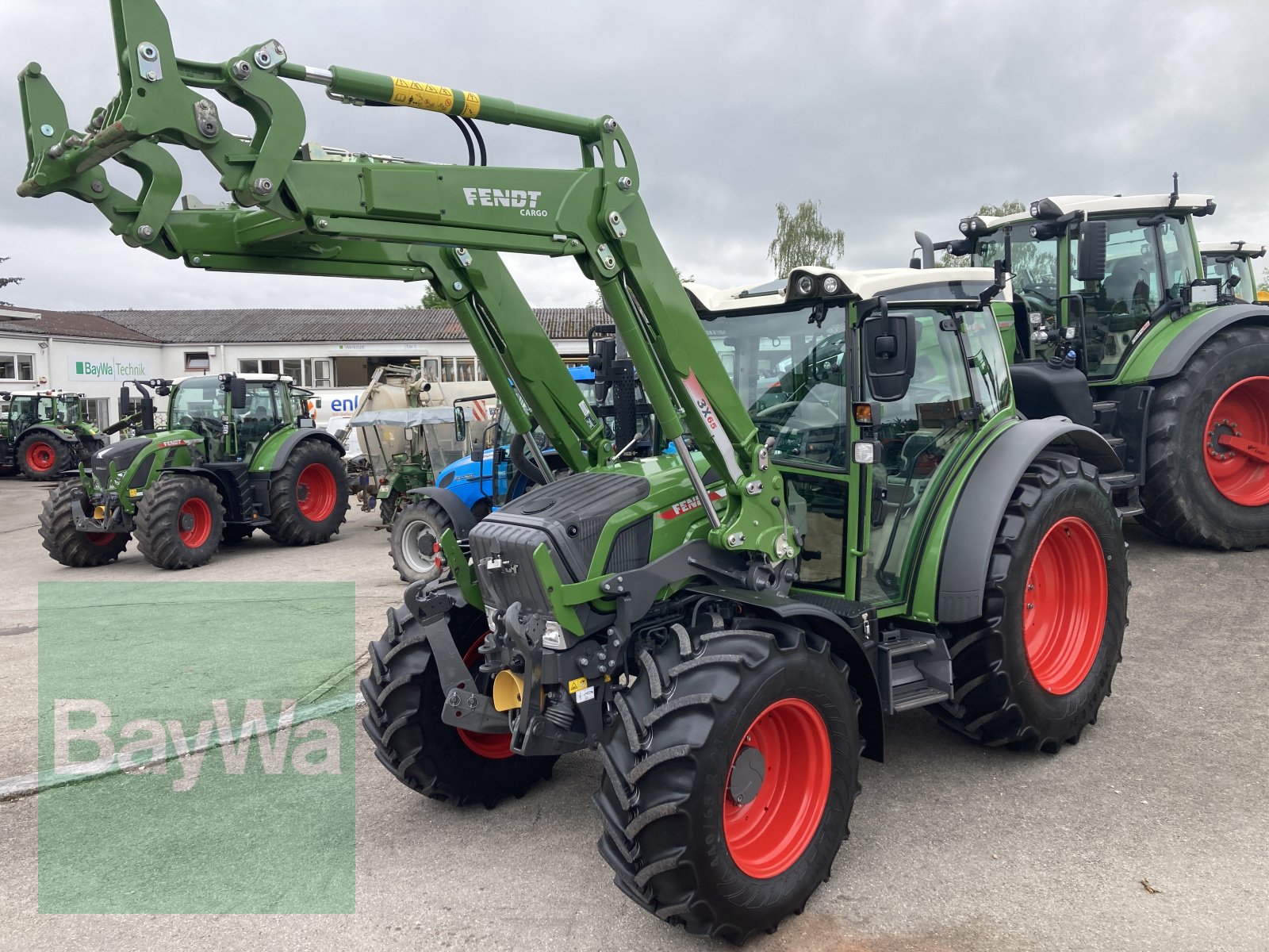 Traktor del tipo Fendt 211 Vario S3 + Cargo 3X65, Gebrauchtmaschine en Dinkelsbühl (Imagen 4)