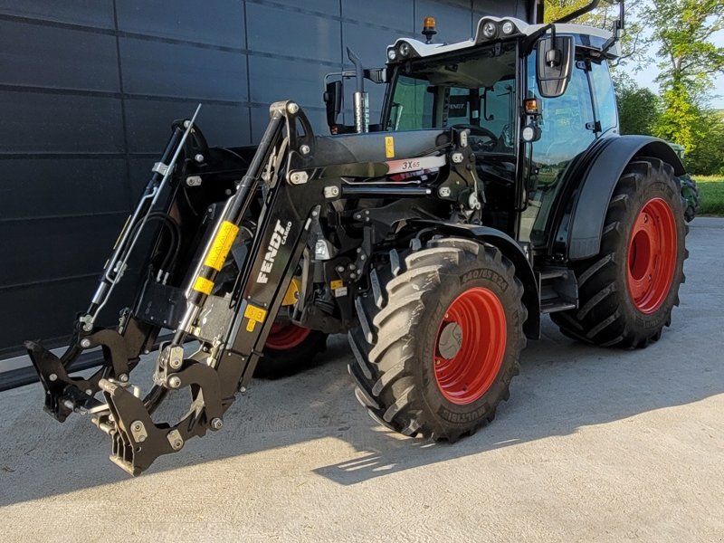 Traktor des Typs Fendt 211 Vario S3, Gebrauchtmaschine in Seon (Bild 1)