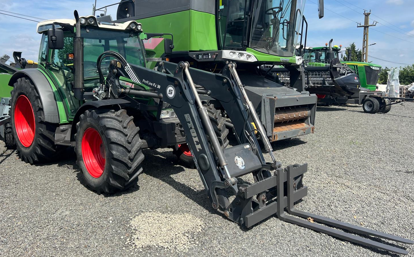 Traktor Türe ait Fendt 211 Vario, Gebrauchtmaschine içinde Orţişoara (resim 1)