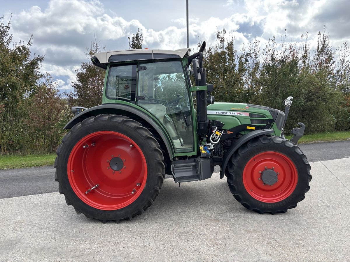 Traktor van het type Fendt 211 Vario, Gebrauchtmaschine in Starrein (Foto 9)