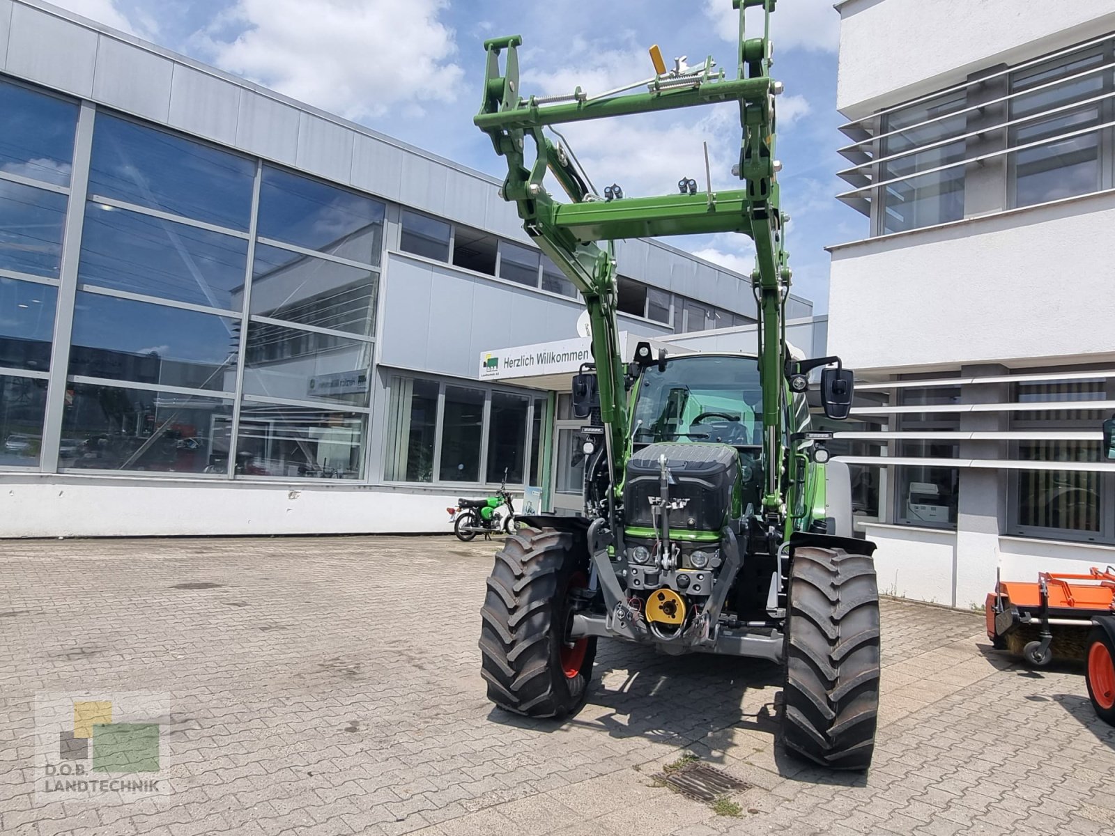 Traktor del tipo Fendt 211 Vario, Gebrauchtmaschine en Regensburg (Imagen 2)