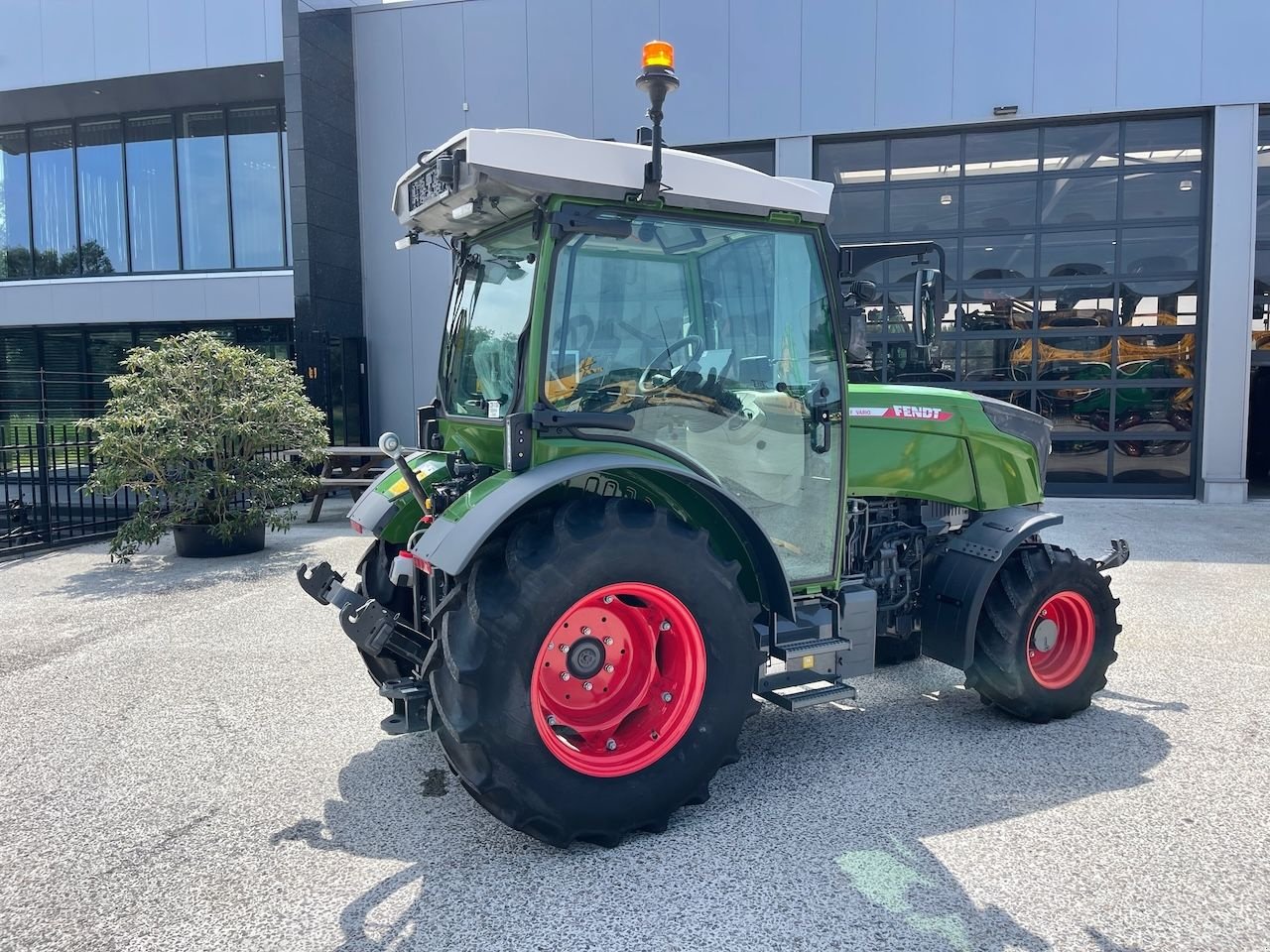 Traktor tipa Fendt 211F Profi plus en GPS, Neumaschine u Holten (Slika 4)