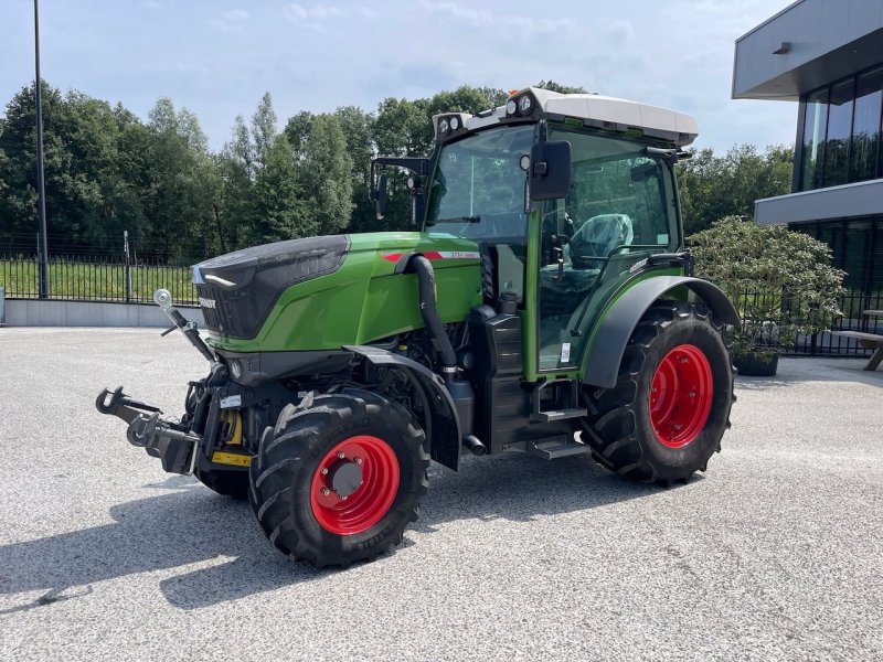 Traktor typu Fendt 211F Profi plus en GPS, Neumaschine v Holten