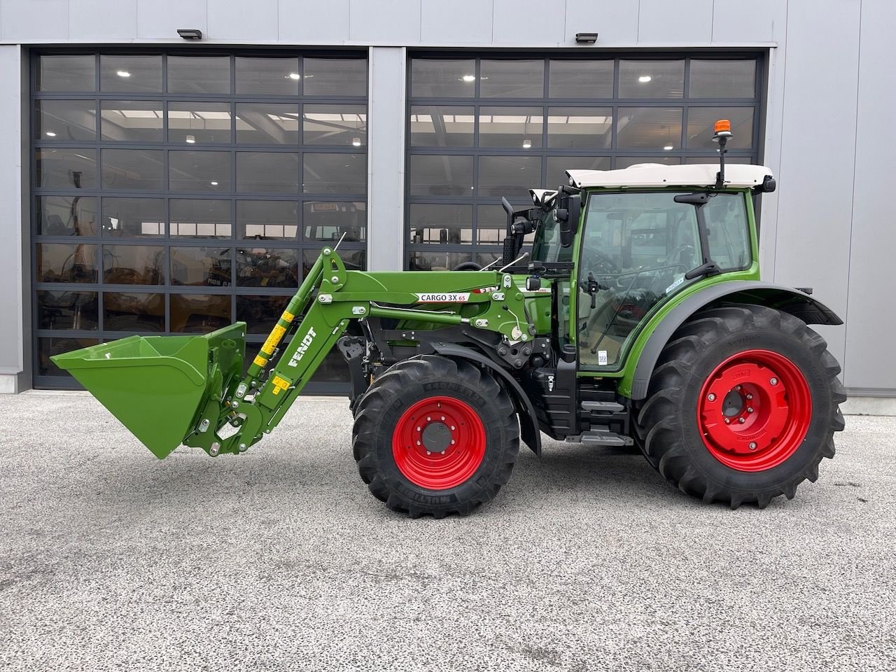 Traktor of the type Fendt 211S GEN3 Profi Plus GPS/RTK, Neumaschine in Holten (Picture 1)