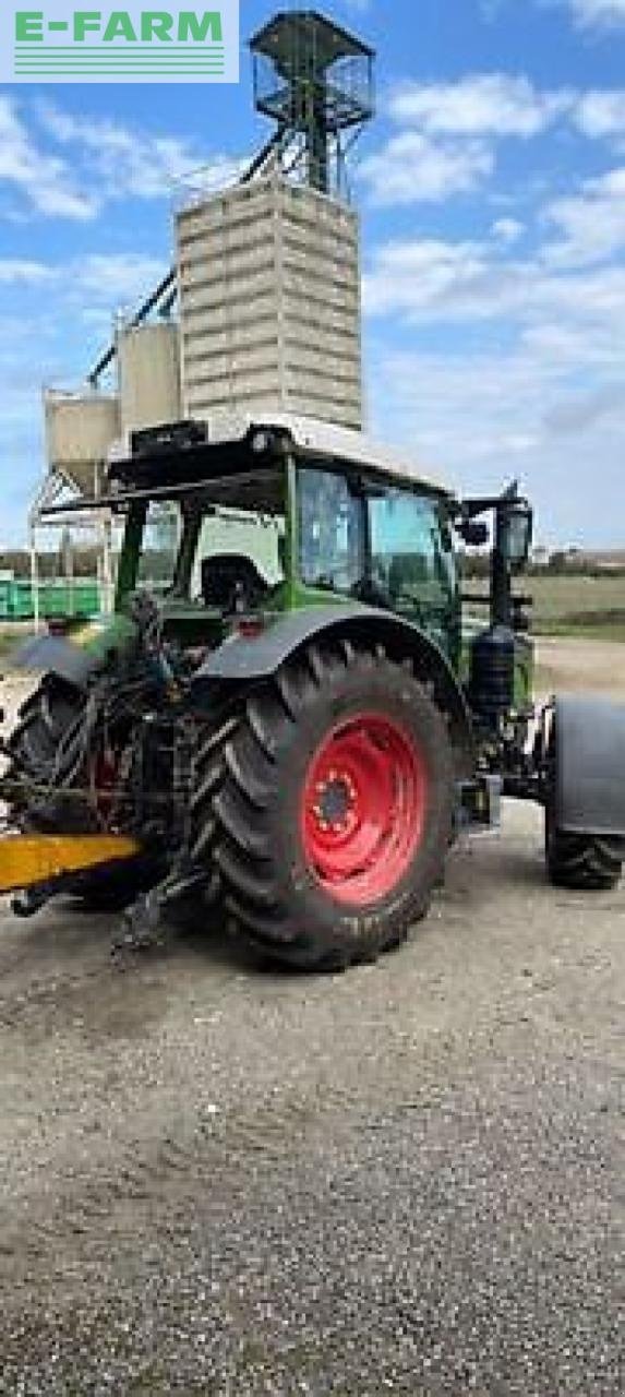 Traktor des Typs Fendt 211s profi plus, Gebrauchtmaschine in MONFERRAN (Bild 3)