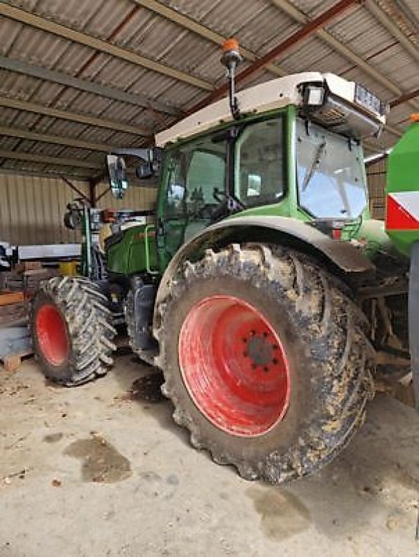 Traktor of the type Fendt 211S, Gebrauchtmaschine in Monferran-Savès (Picture 3)