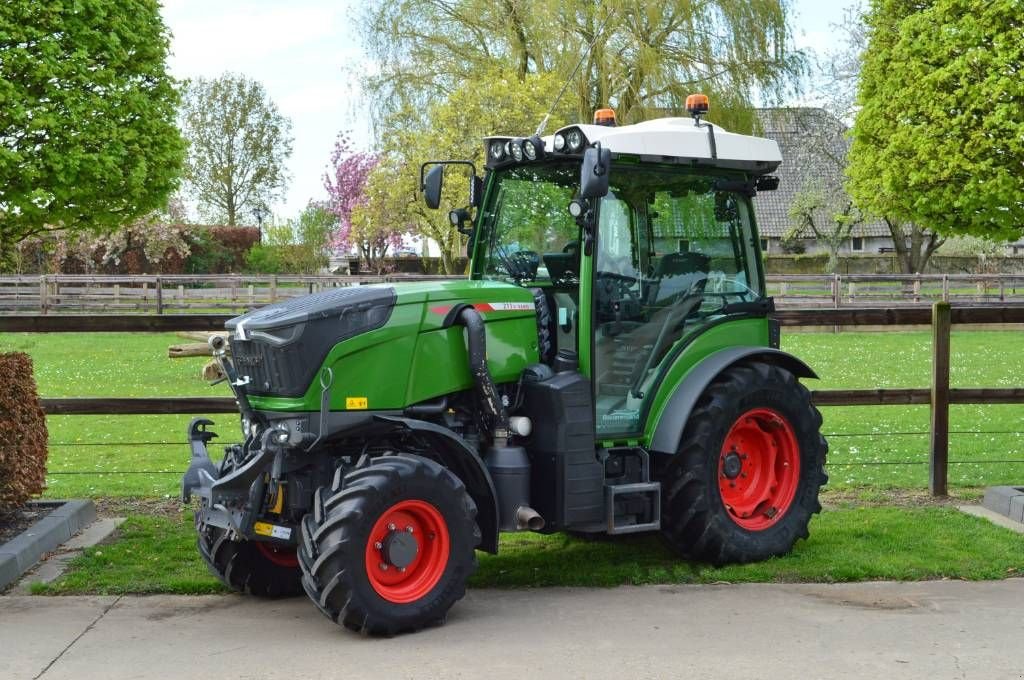 Traktor typu Fendt 211V Gen3 Profi+ Smalspoor/Fruitteelt tractor, Gebrauchtmaschine w Erichem (Zdjęcie 1)