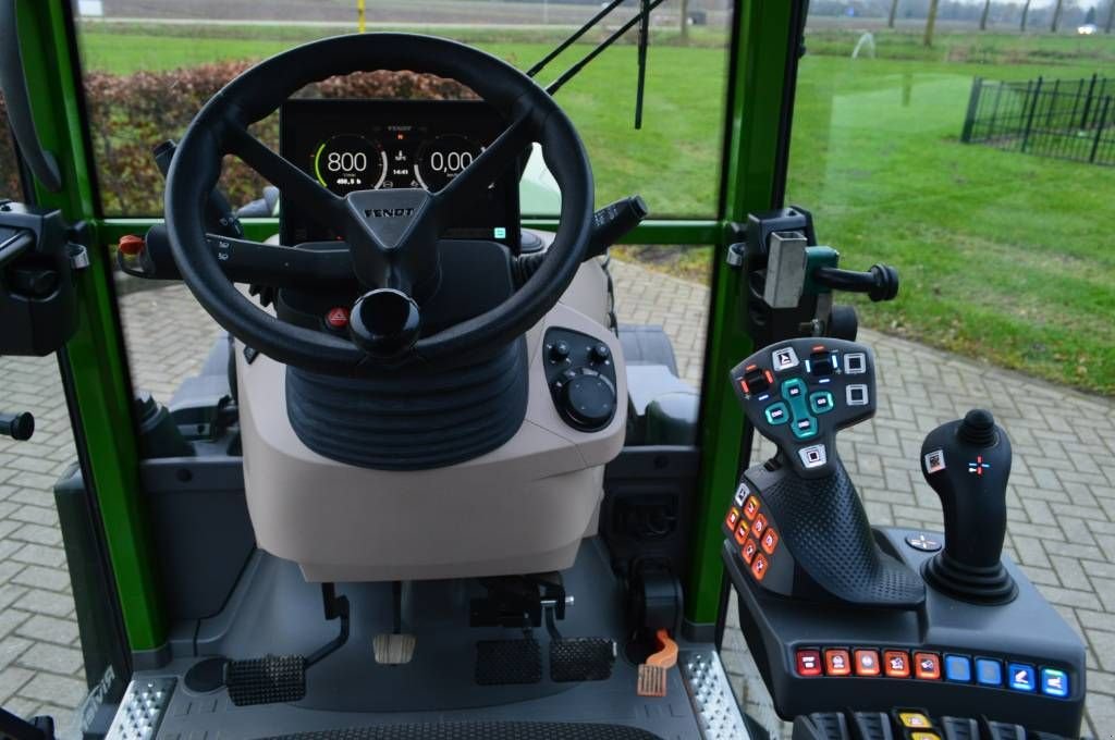 Traktor типа Fendt 211V Gen3 Profi+ Smalspoor/Fruitteelttractor, Gebrauchtmaschine в Erichem (Фотография 2)