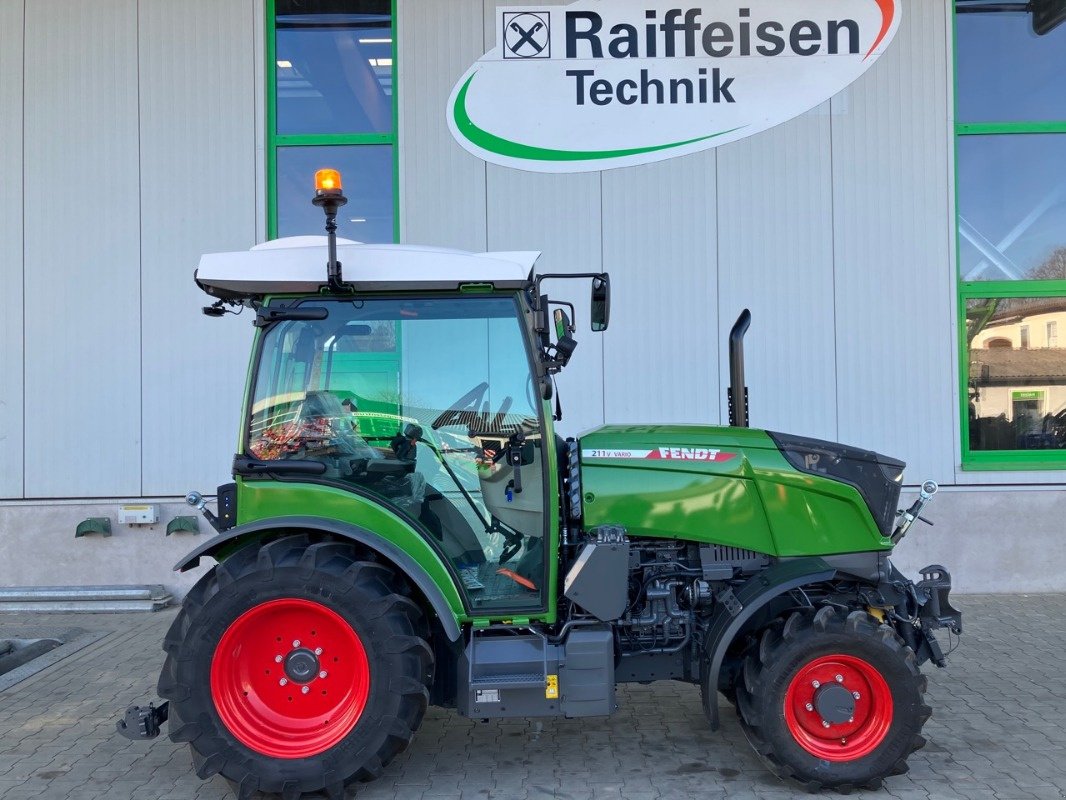 Traktor типа Fendt 211V Vario Gen3 Profi+ Setting, Neumaschine в Amöneburg-Roßdorf (Фотография 2)