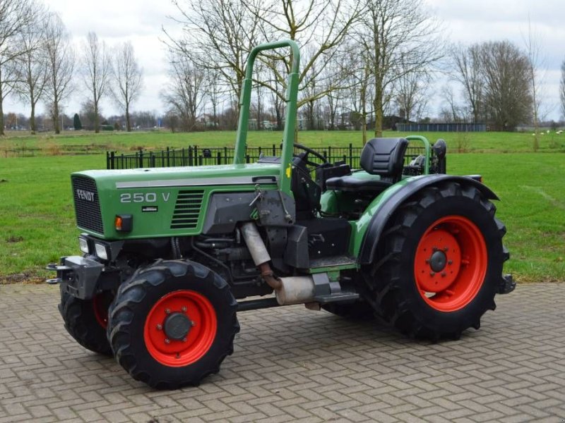 Traktor typu Fendt 250 VA Cabrio Smalspoor/Fruitteelt tractor, Gebrauchtmaschine w Erichem (Zdjęcie 1)