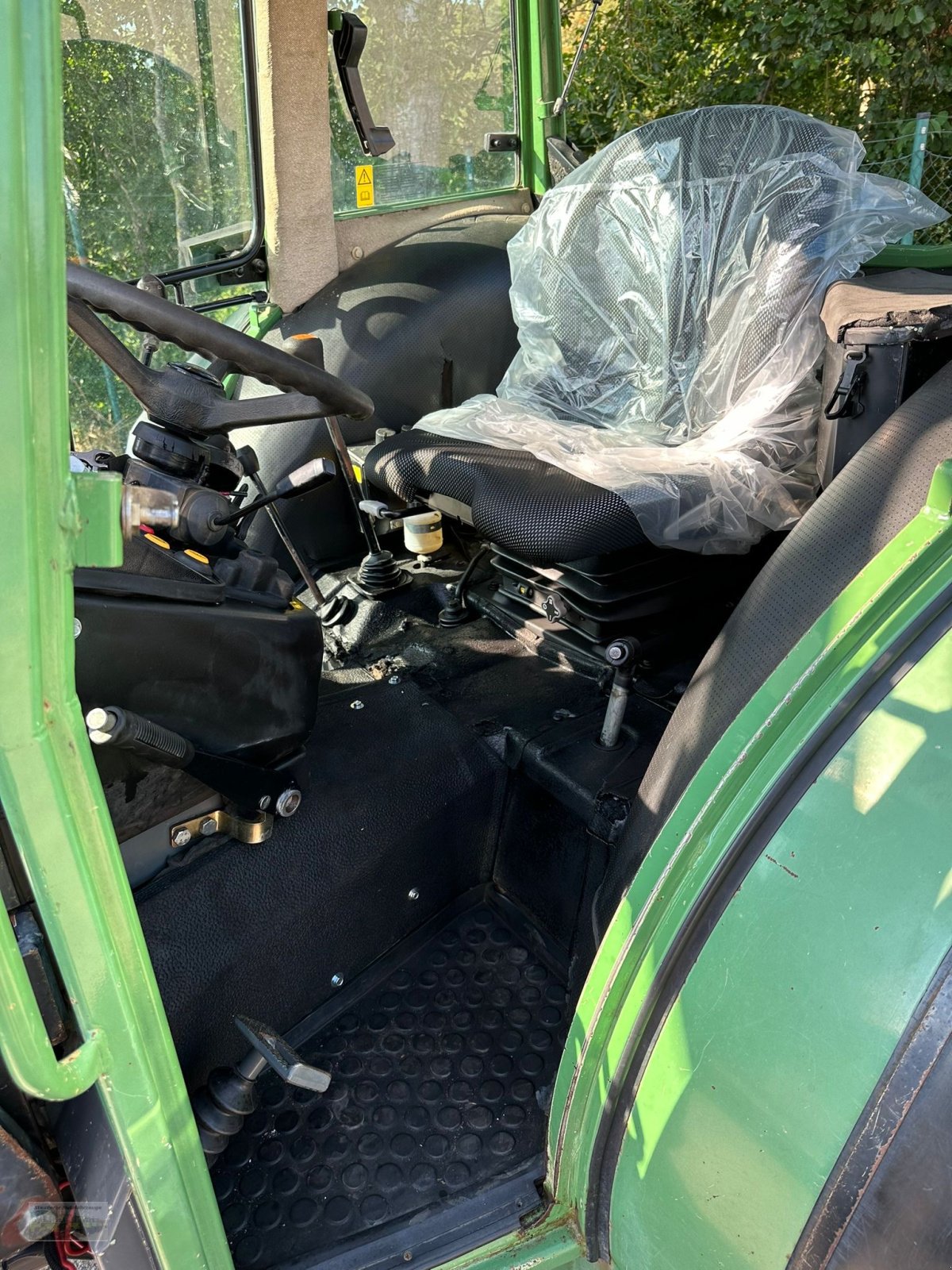 Traktor des Typs Fendt 260 S mit Stoll Frontlader, Gebrauchtmaschine in Kienberg (Bild 7)