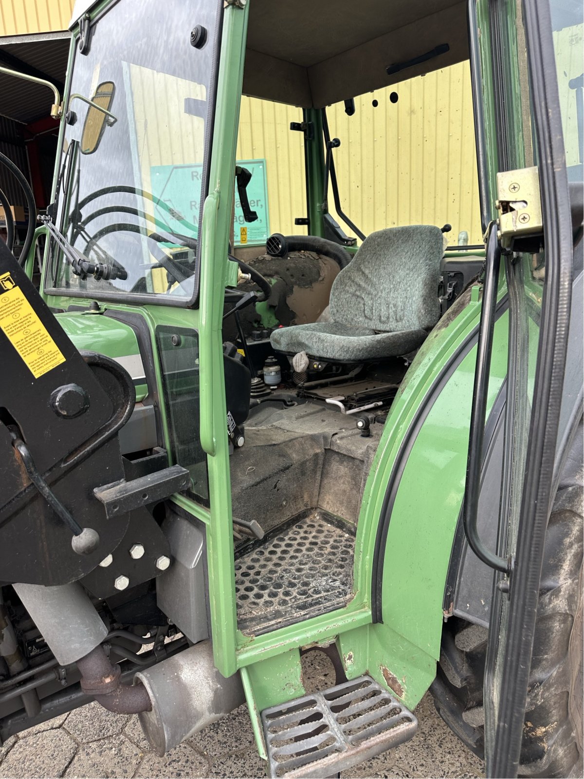 Traktor Türe ait Fendt 260 SA Allrad, Gebrauchtmaschine içinde Elmenhorst-Lanken (resim 5)