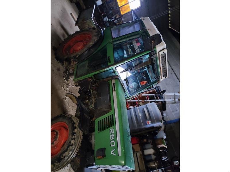 Traktor del tipo Fendt 260V, Gebrauchtmaschine en ANTIGNY (Imagen 2)