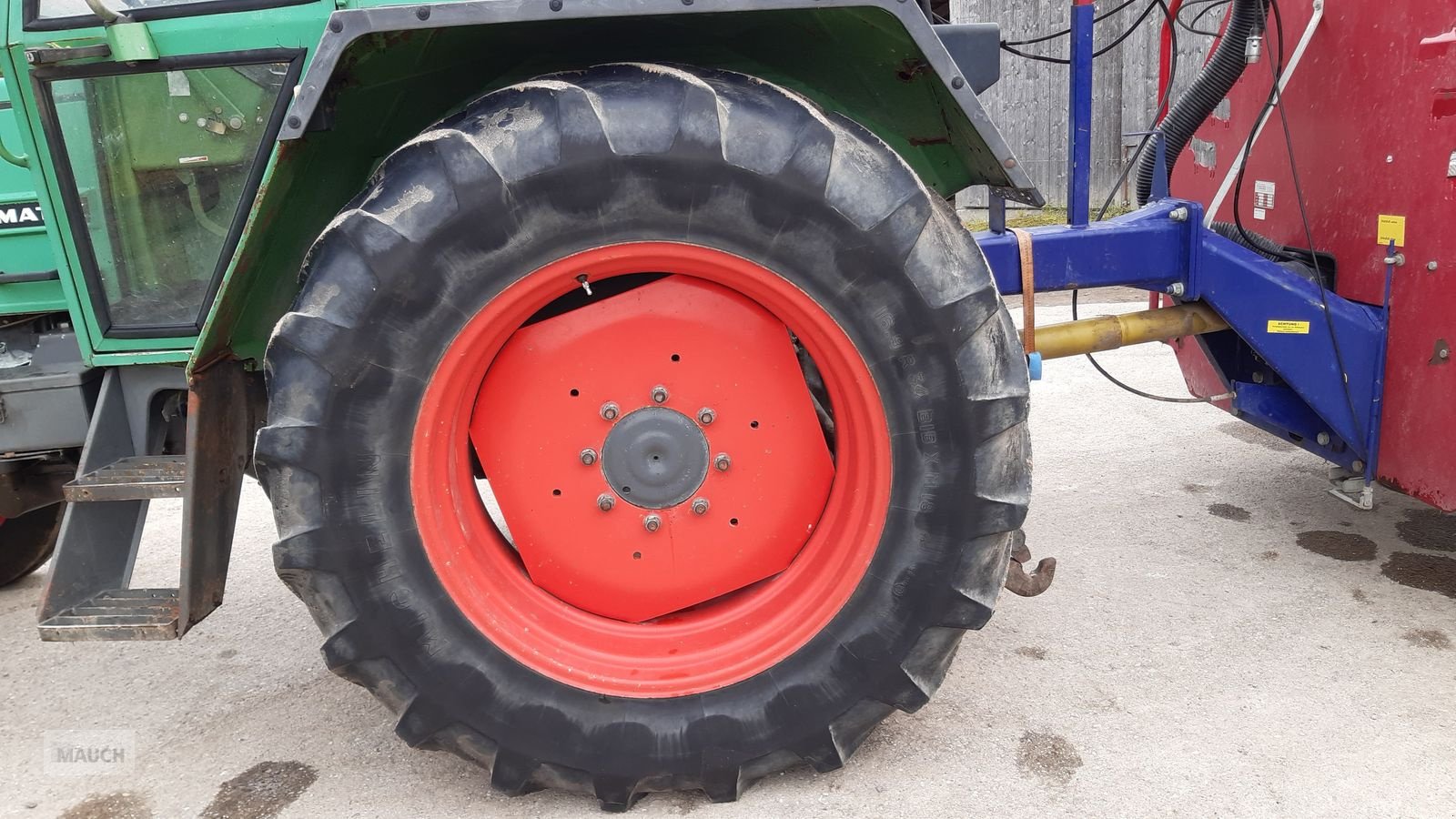 Traktor tip Fendt 305 LS Turbomatic, Gebrauchtmaschine in Burgkirchen (Poză 12)