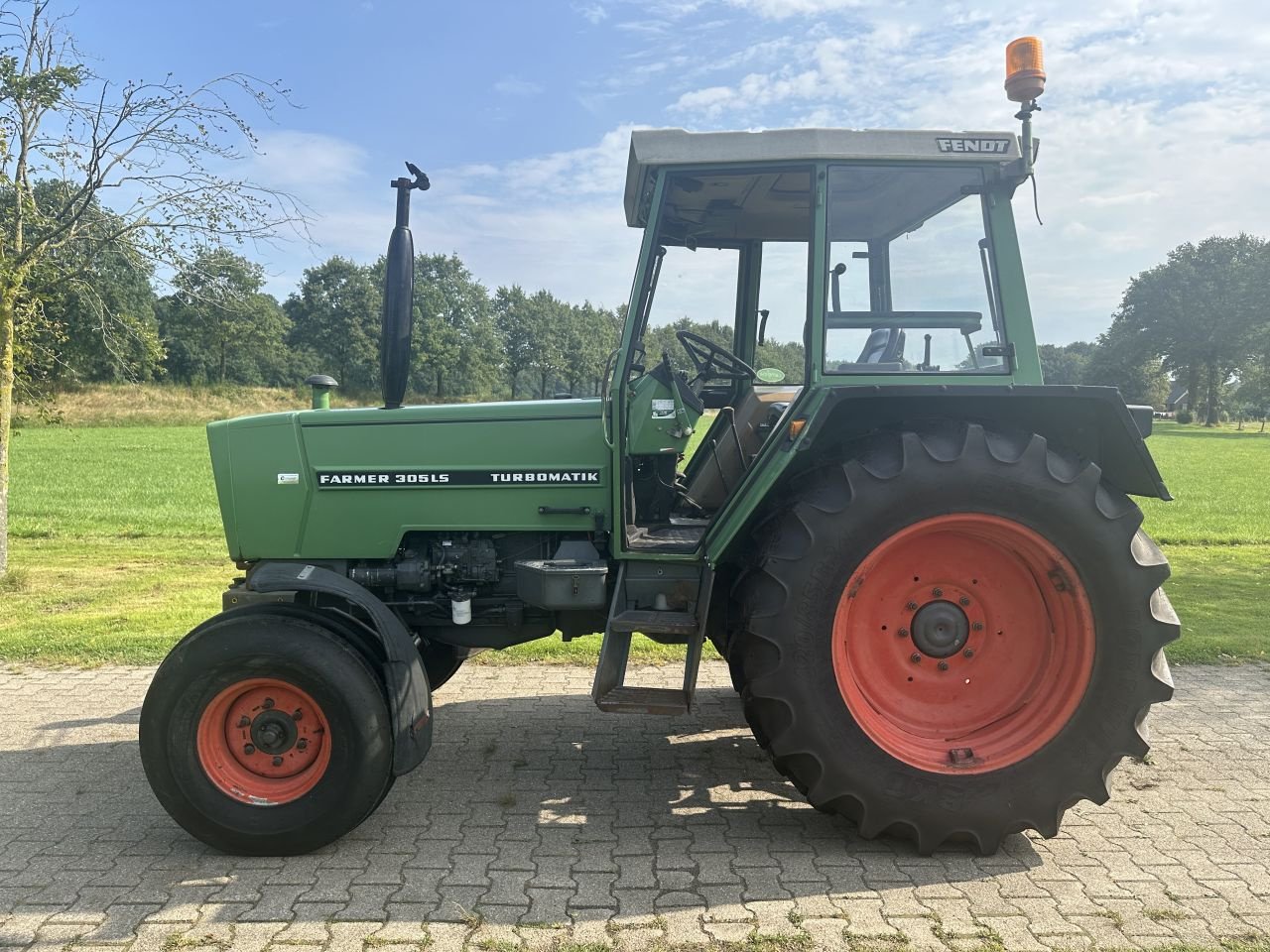 Traktor of the type Fendt 305 LS, Gebrauchtmaschine in Almen (Picture 5)