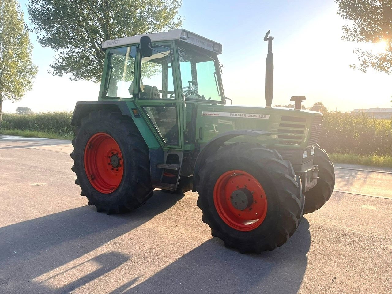 Traktor del tipo Fendt 305 LSA, Gebrauchtmaschine In Montfoort (Immagine 4)