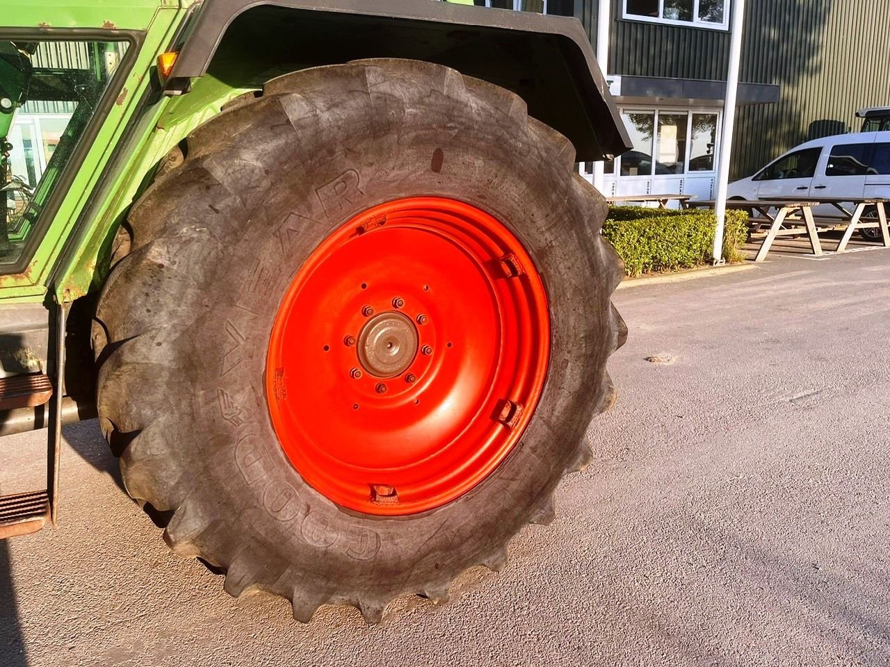 Traktor типа Fendt 305 LSA, Gebrauchtmaschine в Montfoort (Фотография 5)