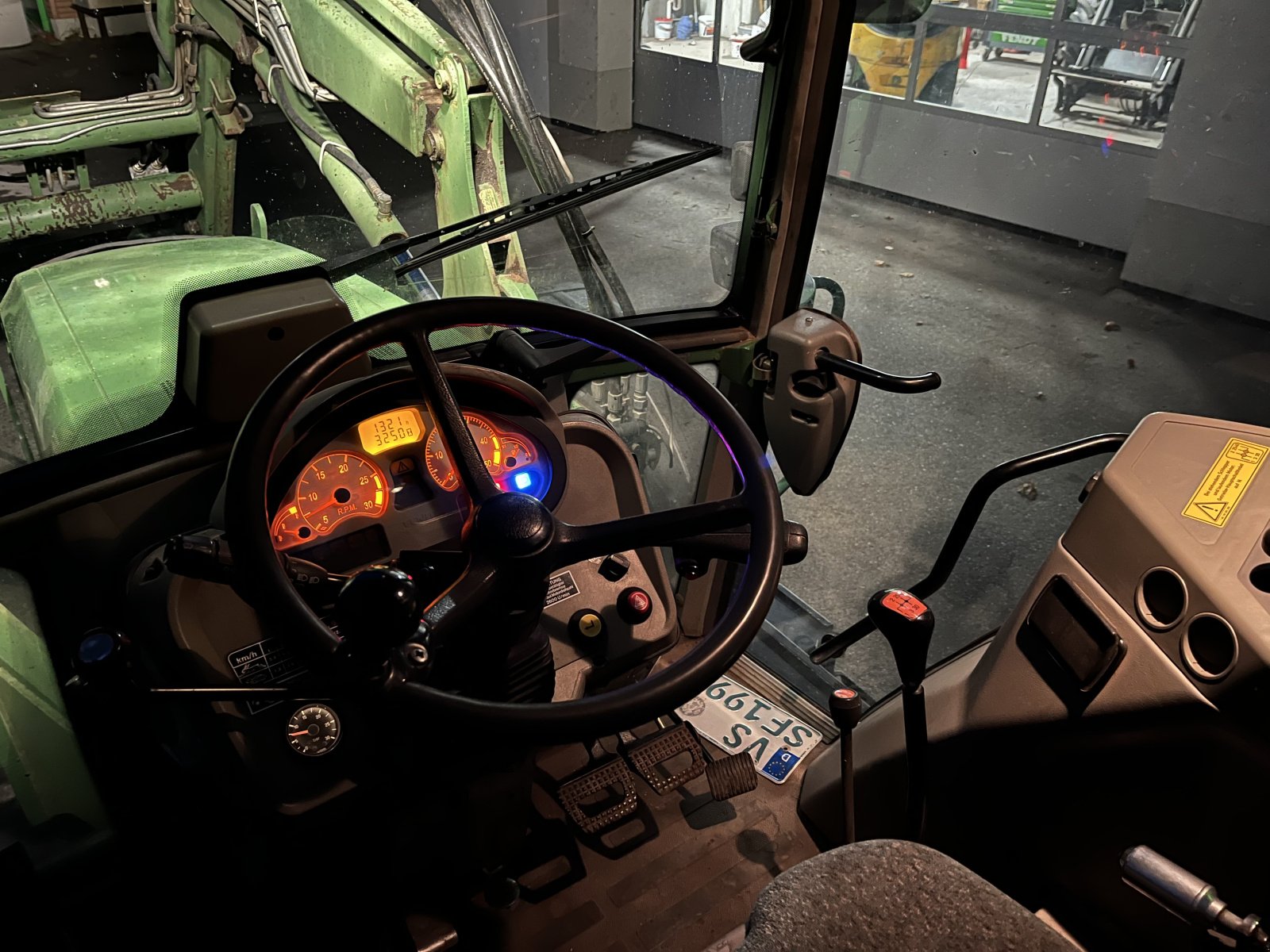 Traktor типа Fendt 307 CI, Gebrauchtmaschine в Donaueschingen (Фотография 4)