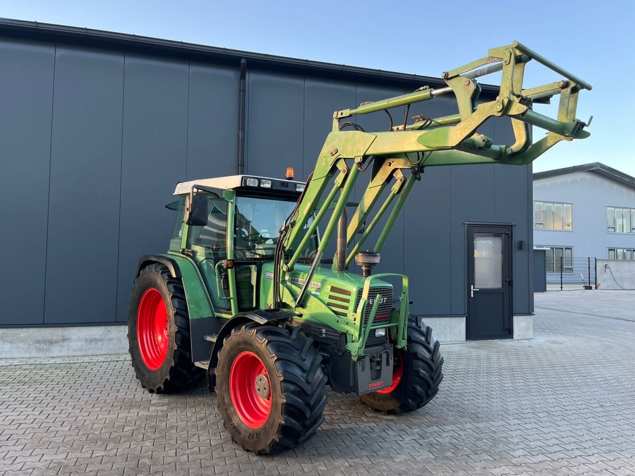 Traktor des Typs Fendt 308 Holland Farmer, Gebrauchtmaschine in Daarle (Bild 3)