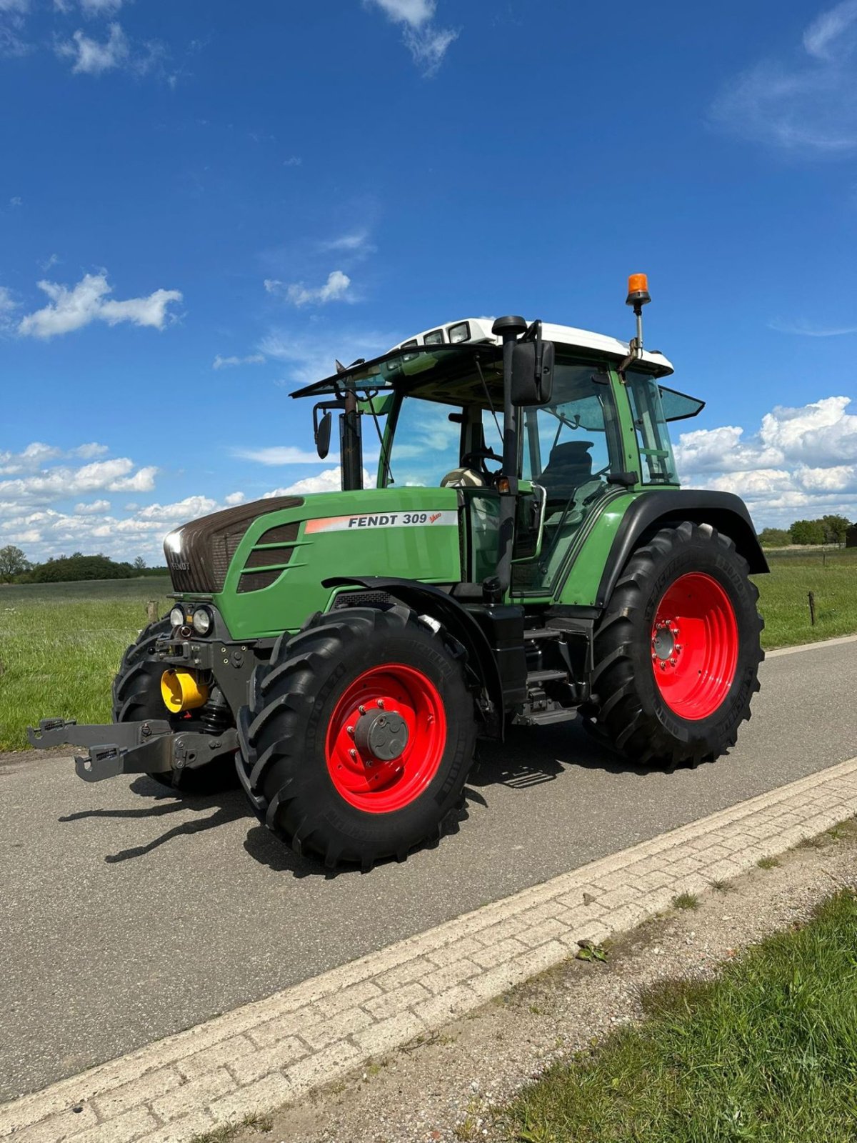 Traktor typu Fendt 309 Vario met Fronthef Aftakas, Gebrauchtmaschine w zwolle (Zdjęcie 1)