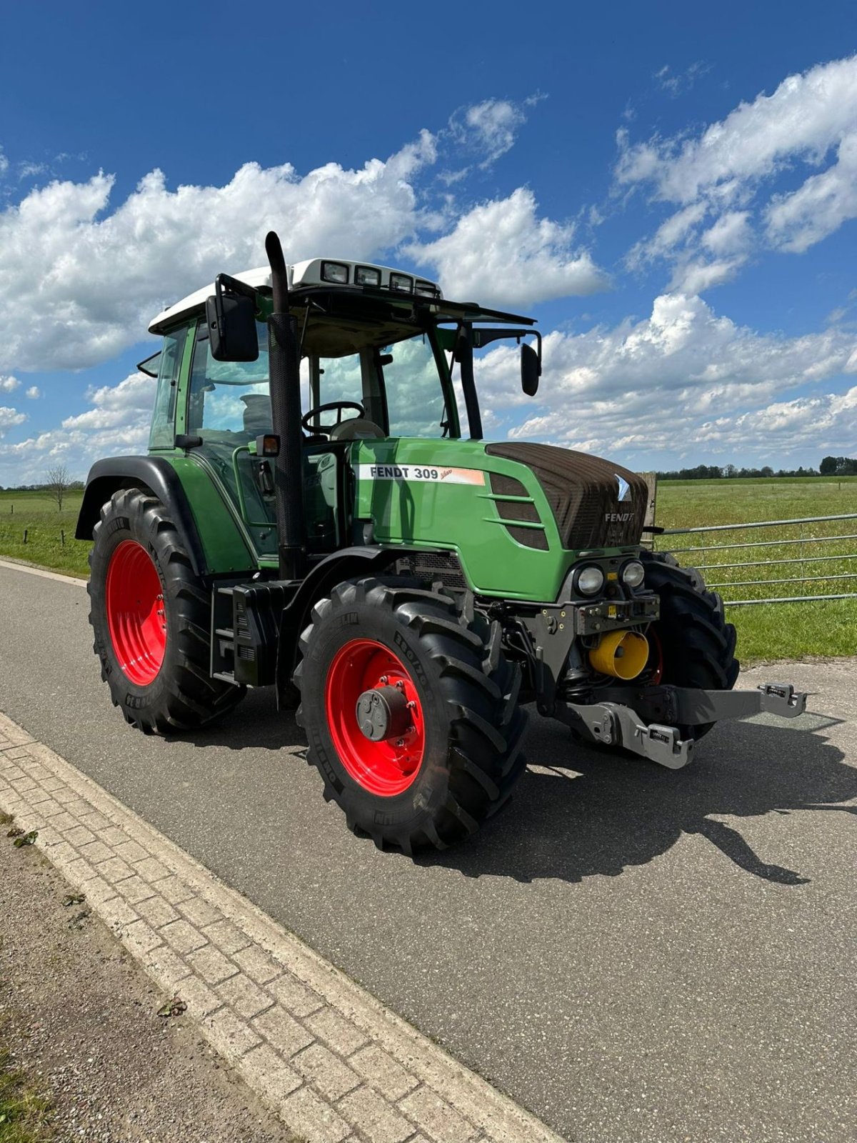 Traktor typu Fendt 309 Vario met Fronthef Aftakas, Gebrauchtmaschine w zwolle (Zdjęcie 2)