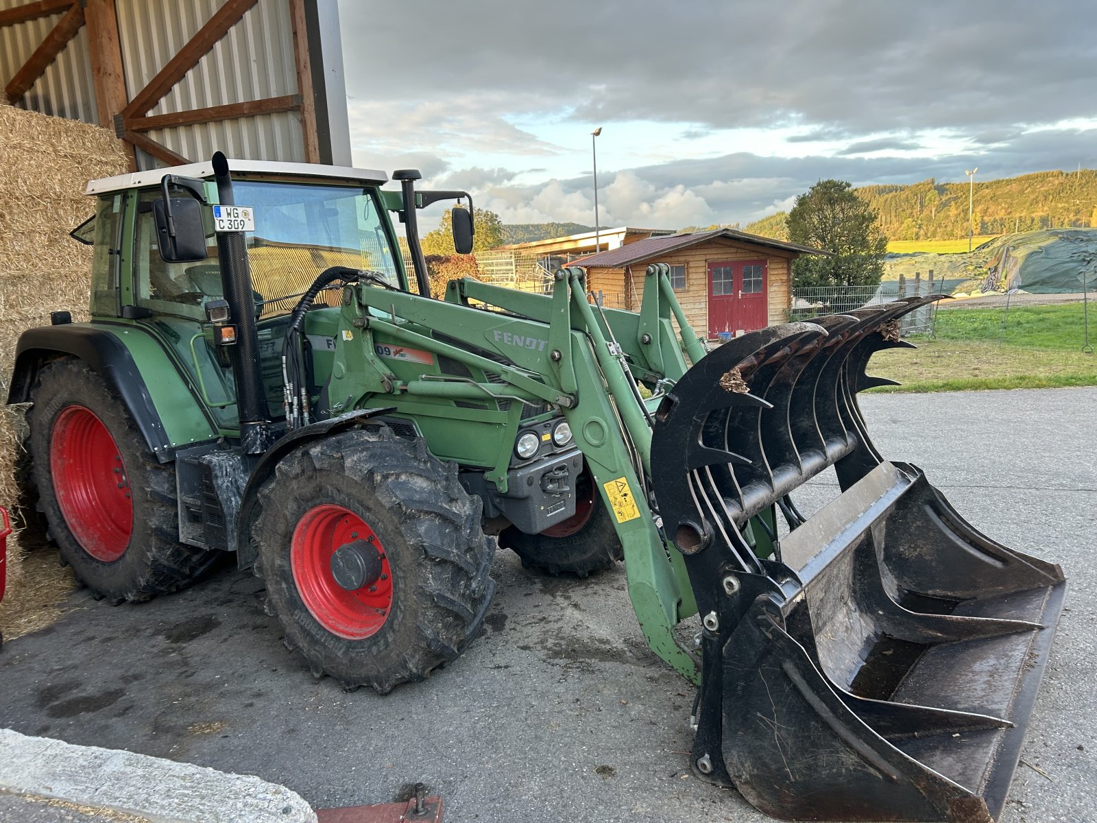 Traktor типа Fendt 309 Vario, Gebrauchtmaschine в Leutkirch  (Фотография 1)